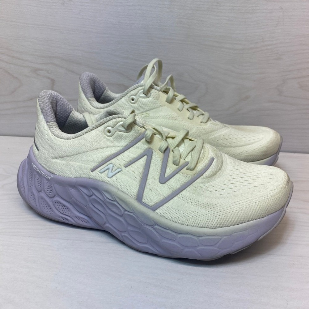 New Balance Womens 9 Fresh Foam More v4 Running Sneakers Cream Lavender WMORCU4